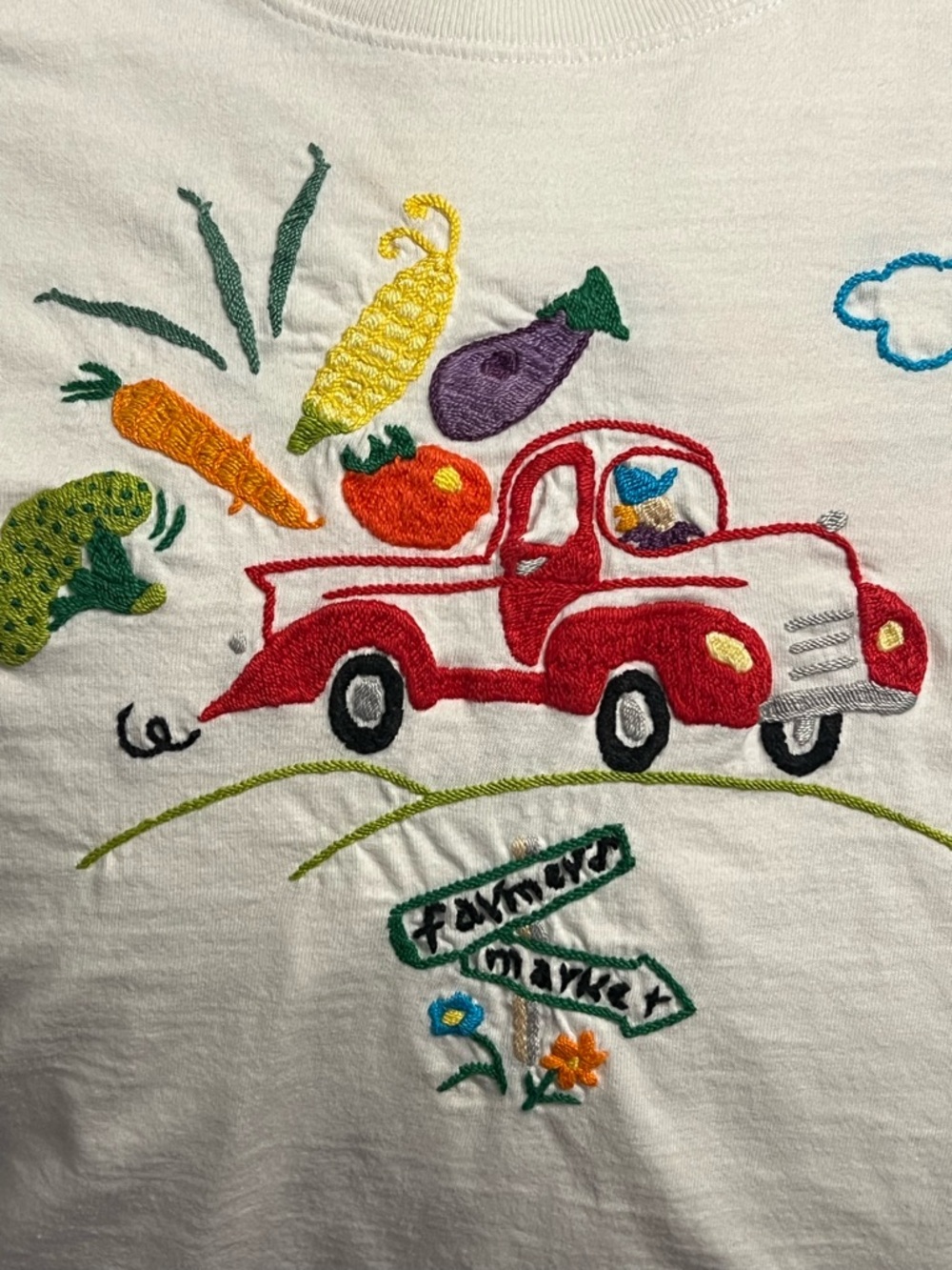 Vtg Swan Creek Hand Embroidered Farmer’s Market Tee Small